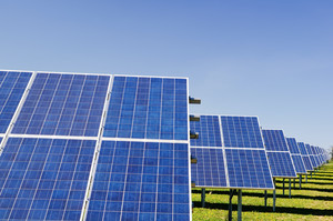 Foto: Solarpanels (Copyright: Zbynek Burival / Unsplash)
