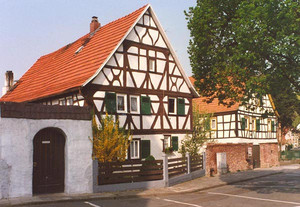 Foto: Haßlocher Ortskern mit historischen Fachwerkhäusern