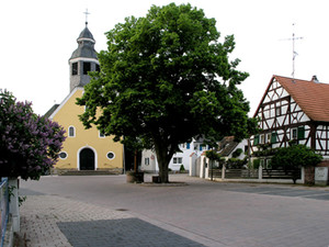 Foto: Haßlocher Kirche An der Wied