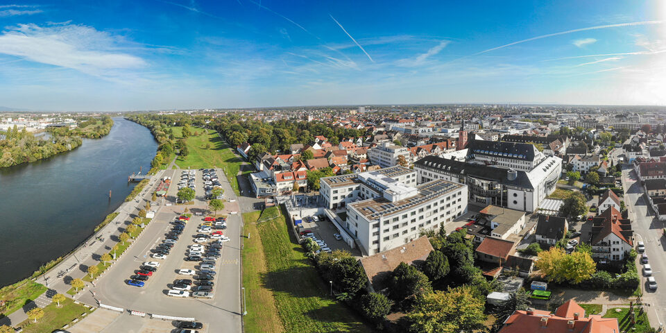 Luftbild, Rathaus, mk Hotel, Main, Landungsplatz, Mainvorland