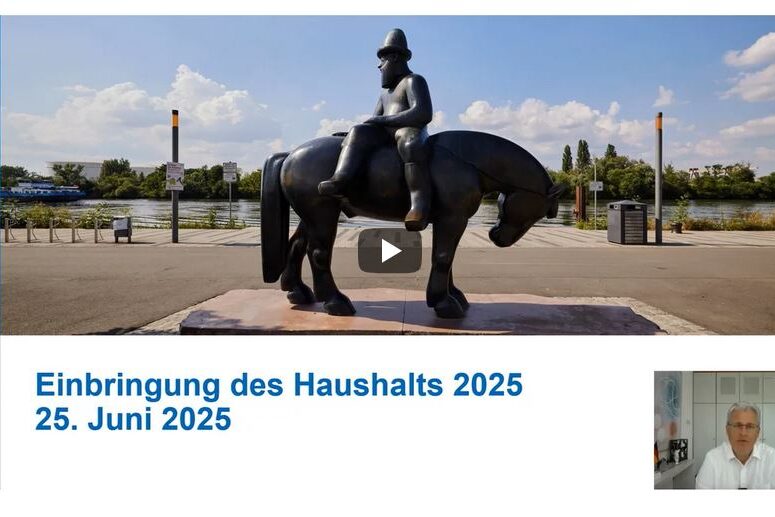 Vorschau der Powerpoint-Folie mit der Aufschrift "Einbringung des Haushalts 2025. 25. Juni 2025". Unten rechts in der Ecke als kleiner Bildausschnitt Patrick Burghardt.