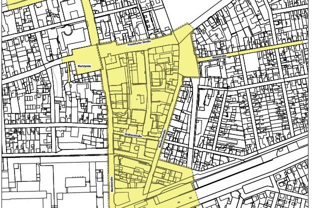 Kartenausschnitt der Rüsselsheimer Innenstadt mit gelb markierten Bereichen der Waffenverbotszone.