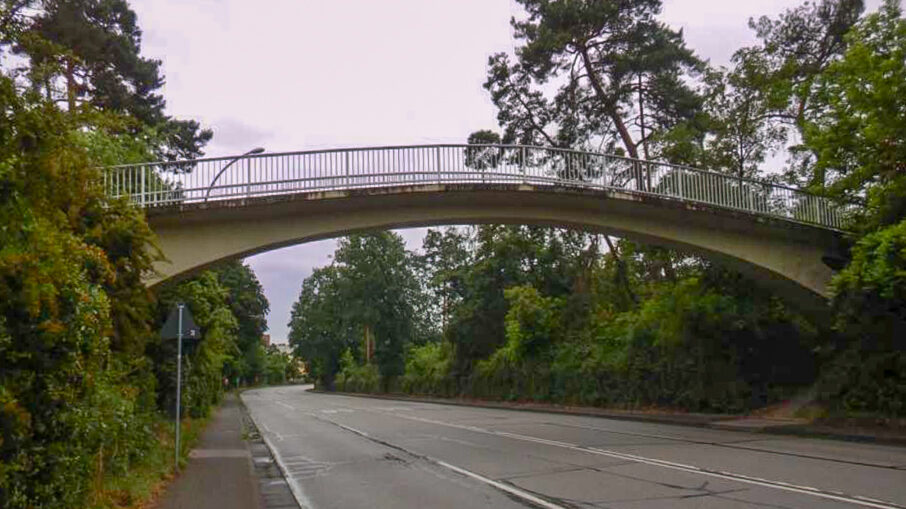 Brücke, Fußgängerüberführung