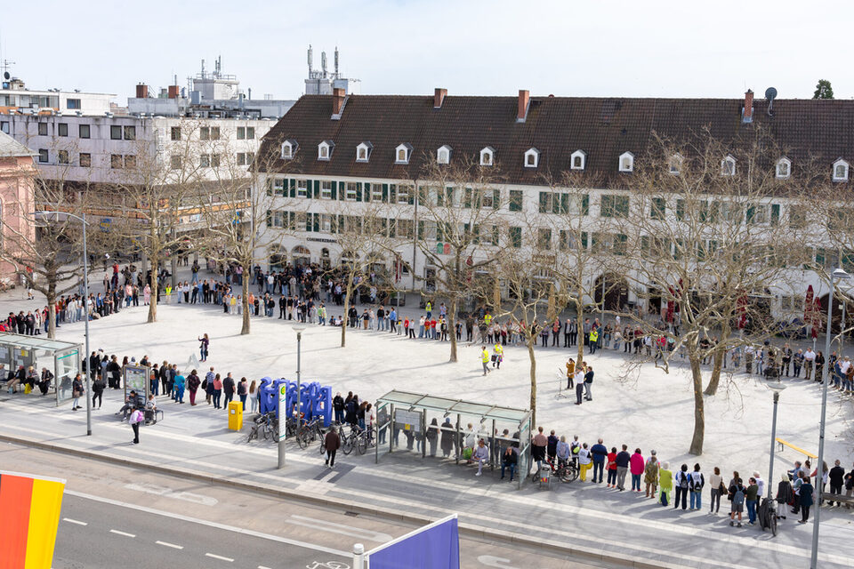 Menschenwürdeketten, Marktplatz, Menschenkette