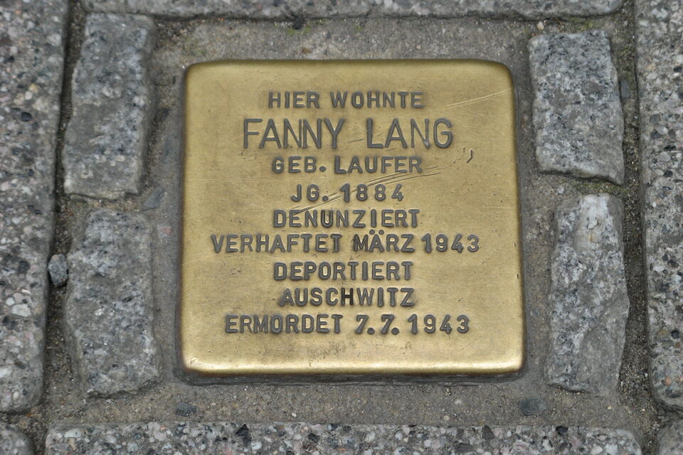 Stolperstein der Rüsselsheimerin Fanny Lang