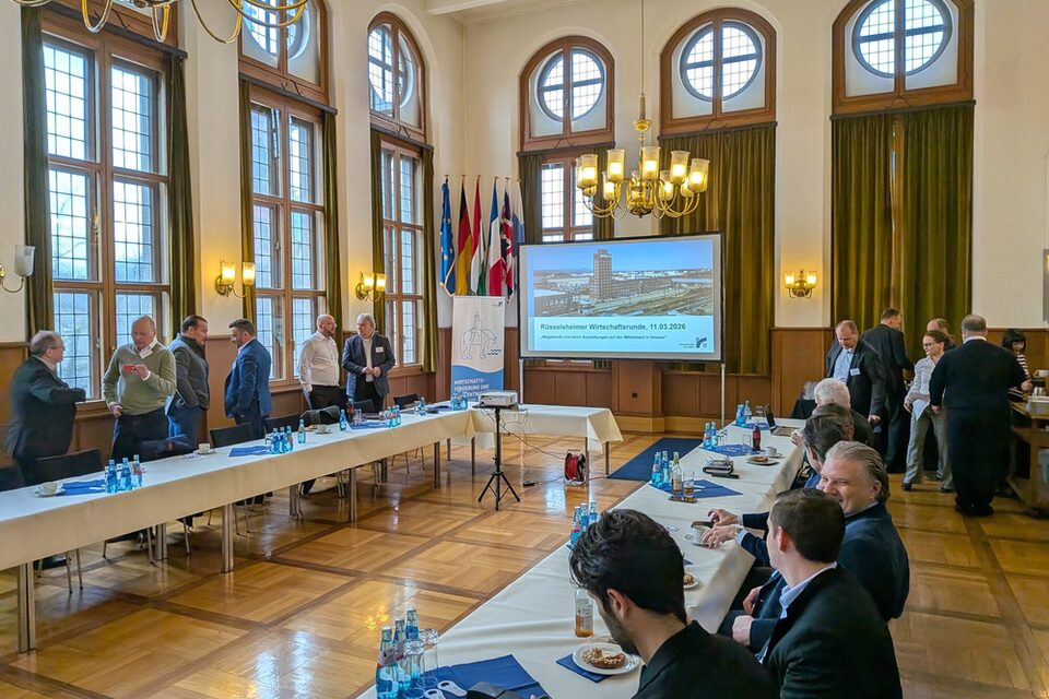 Teilnehmende sind im Gespräch