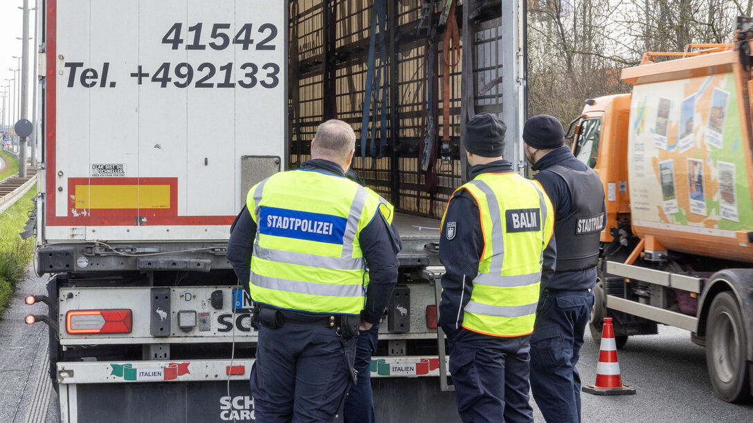 Fahtzeugkontrolle an der B43