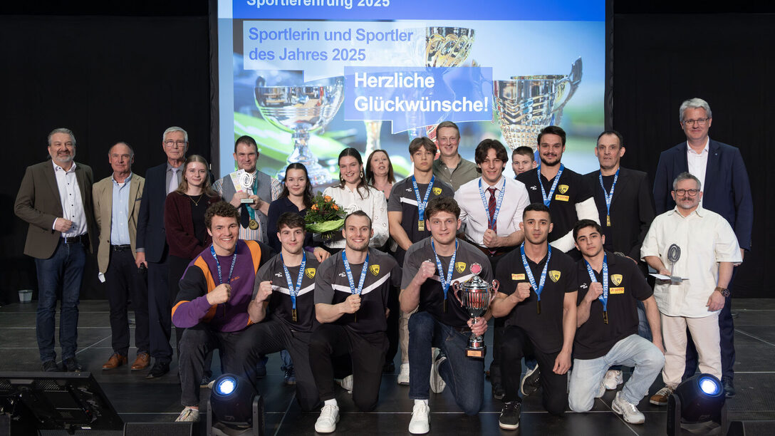 Das Foto zeigt die Verleihung der Titel "Sportlerinnen und Sportler des Jahres 2025."