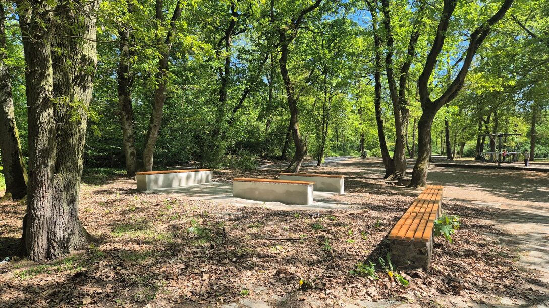 neue Sitzgelegenheiten im Ostpark