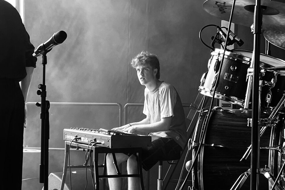 Samuel Heun bei einem Auftritt am Keyboard