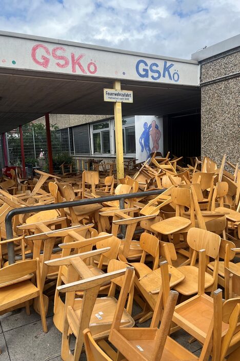 aussortierte Schulstühle