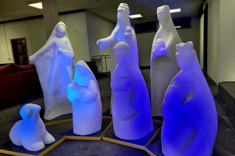 Krippenfiguren aus Styropor und Gips von Leila Shahmohamadi