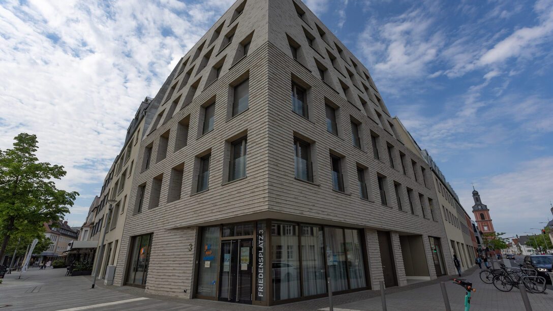 Eingang und Gebäude Jugendtreff just