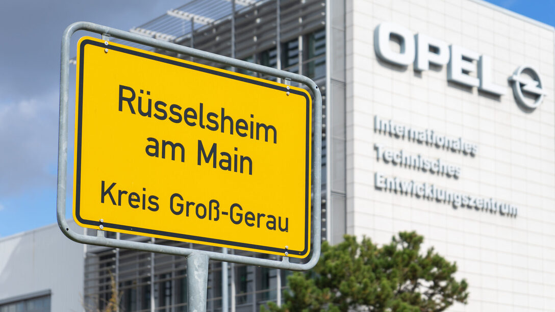 Opel Entwicklungszentrum, Ortsschild